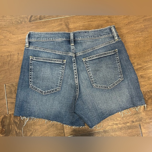 Gap High Rise Short - Size 29/8, 4” inseam - Picture 4 of 4